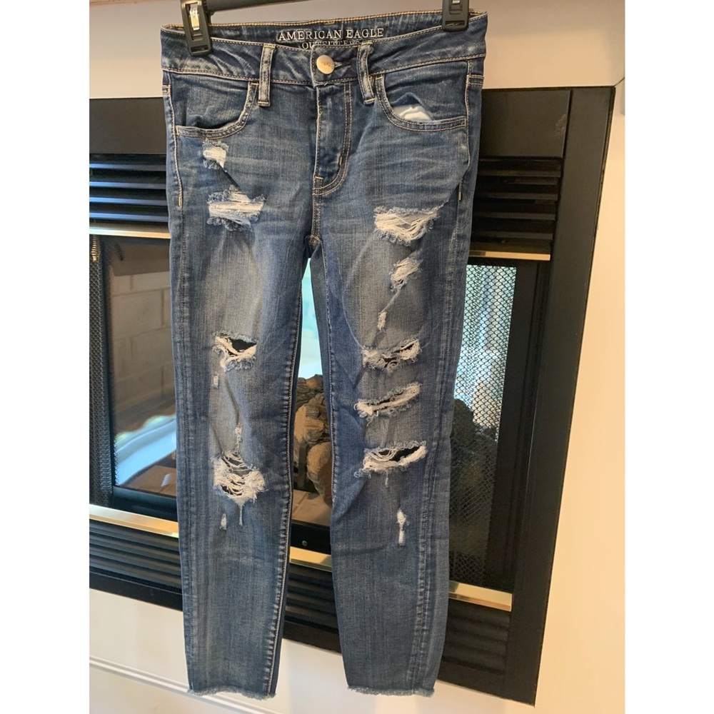 American Eagle Size US 2 Short/Crop Jegging
